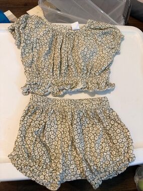 baby GAP Floral Baby Top and Bottoms- Cream & Green